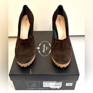 Prada Women's Brown Suede Shoes; Calzature Donna 39
